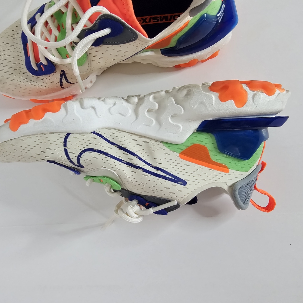 Nike Orange and Blue Athletic Shoes with Streamlined Design - Picture 4 of 9